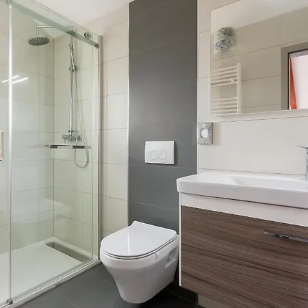 2 Bedroom Lovely In