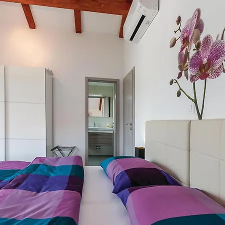 Holiday home 2 Bedroom Lovely In Fazana