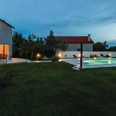 Holiday home 2 Bedroom Lovely In