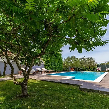 2 Bedroom Lovely In Holiday home *