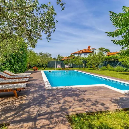 2 Bedroom Lovely In * Fazana